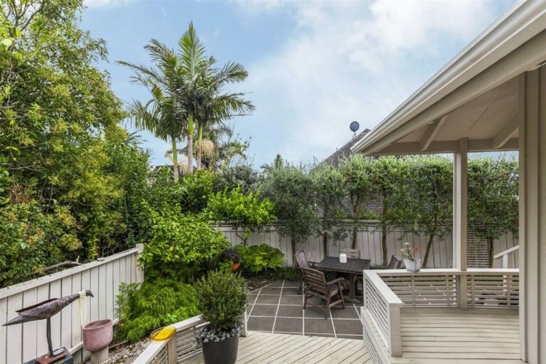 Photo of property in 2/24 Aramoana Avenue, Devonport, Auckland, 0624