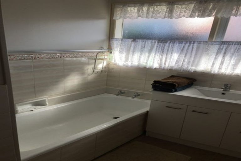 Photo of property in 2/33 Miles Avenue, Papatoetoe, Auckland, 2025