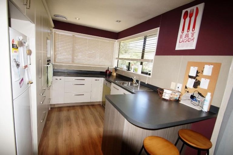 Photo of property in 2/14 Momorangi Crescent, Redwood, Christchurch, 8051