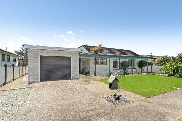 Photo of property in 5 Lowes Place, Solway, Masterton, 5810