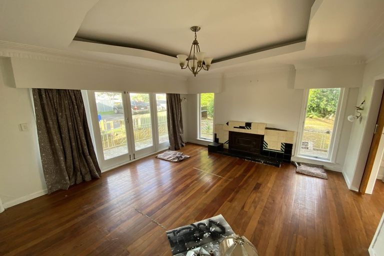 Photo of property in 35 Archibald Road, Kelston, Auckland, 0602