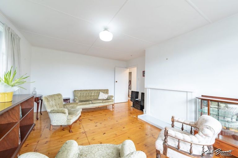 Photo of property in 13 Dorset Grove, Cannons Creek, Porirua, 5024