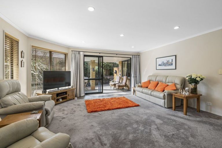 Photo of property in 4 Bayview Park Lane, Orewa, 0931