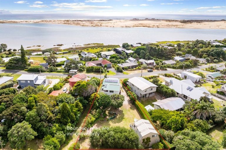 Photo of property in 42 Cheviot Street, Mangawhai Heads, Mangawhai, 0505