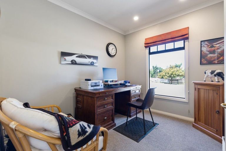 Photo of property in 456 Stoney Creek Road, Kelvin Grove, Palmerston North, 4470