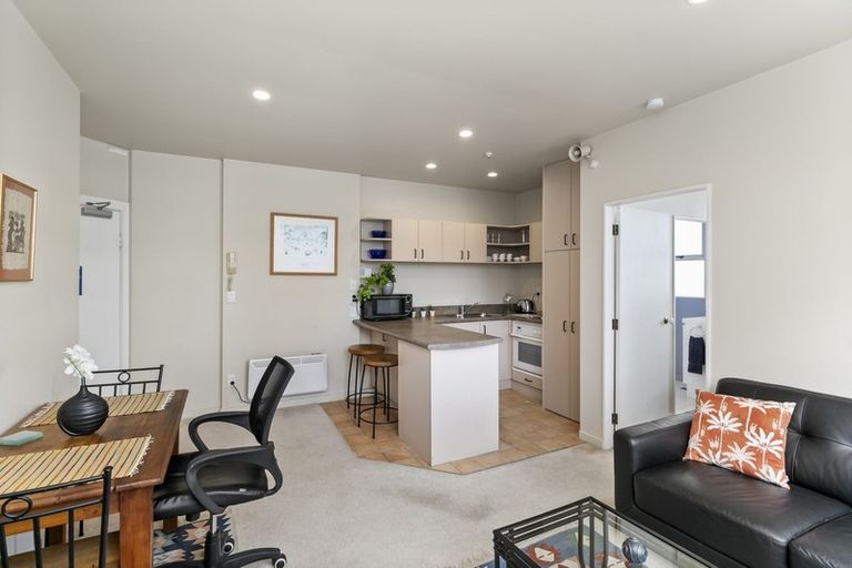 Photo of property in Regency Apartments, 5e/49 Manners Street, Te Aro, Wellington, 6011