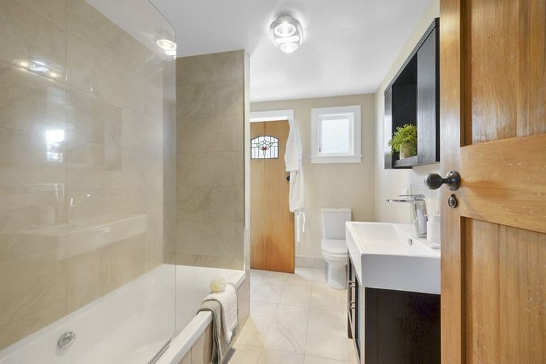 Photo of property in 103 Fulford Street, New Plymouth, 4310