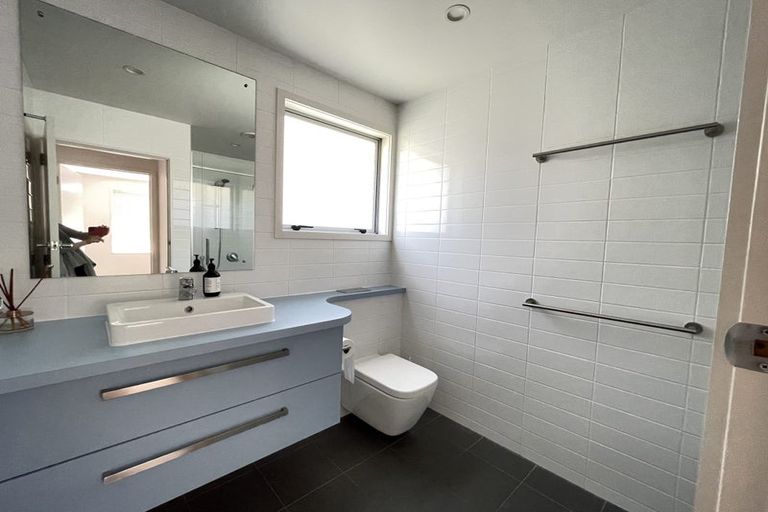 Photo of property in 19 Squirrel Lane, Browns Bay, Auckland, 0630