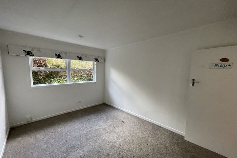 Photo of property in 2 Aotearoa Terrace, Murrays Bay, Auckland, 0630