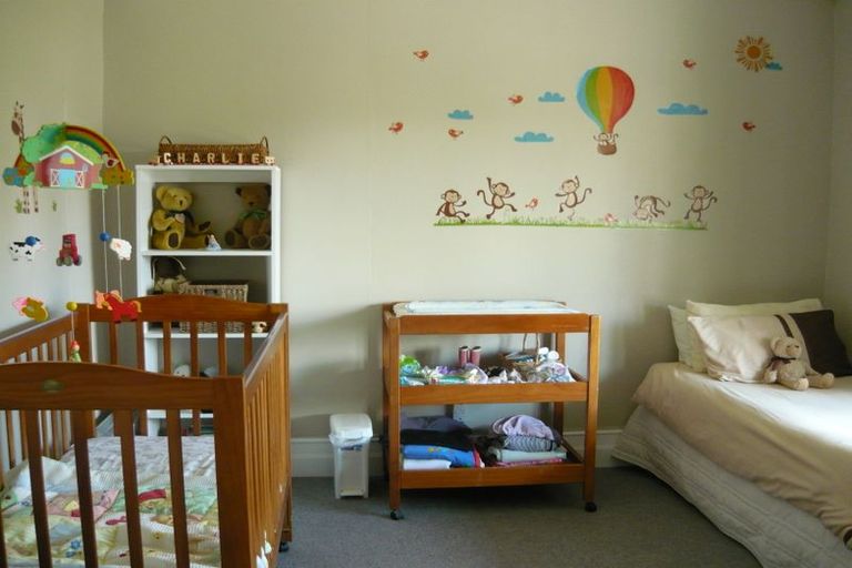 Photo of property in 52 Timaru Road, Waimate, 7924