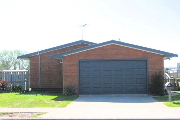 Photo of property in 15 Seascape Avenue, Whitianga, 3510