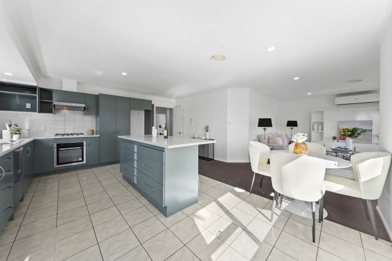 Photo of property in 5 Dapple Place, Flat Bush, Auckland, 2019