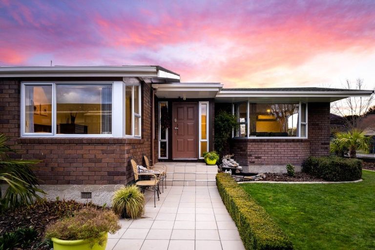 Photo of property in 30 Glenharrow Avenue, Avonhead, Christchurch, 8042