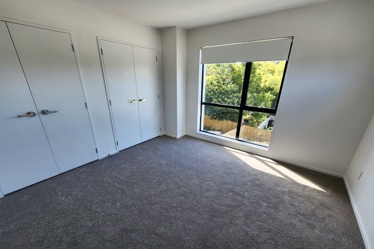 Photo of property in 25 Morihana Close, Glen Eden, 0602