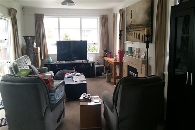 Photo of property in 37 Shirley Avenue, Papakura, 2110