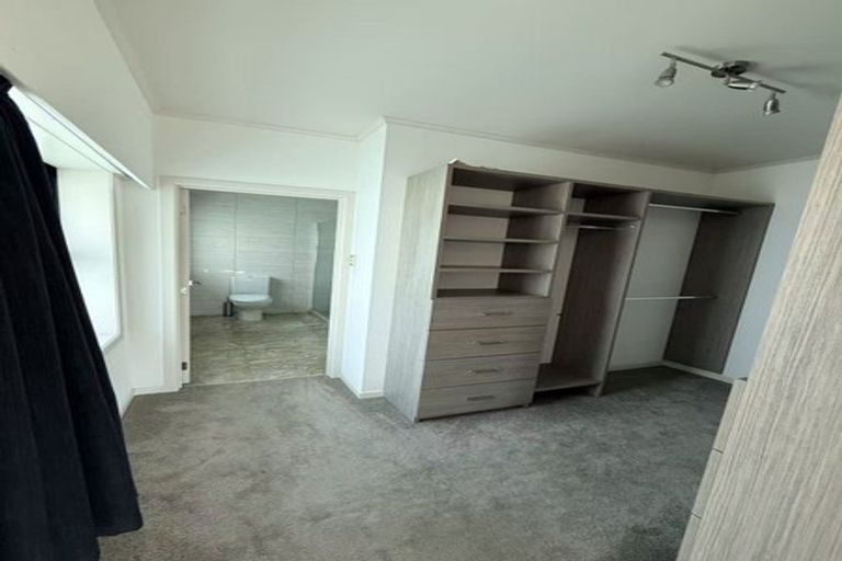 Photo of property in 11 Lake Pupuke Drive, Takapuna, Auckland, 0622