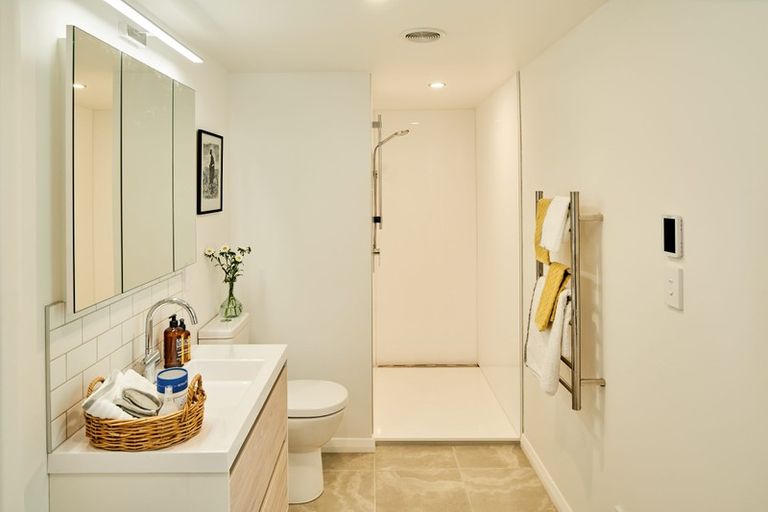 Photo of property in 53 Pukatea Street, Eastbourne, Lower Hutt, 5013