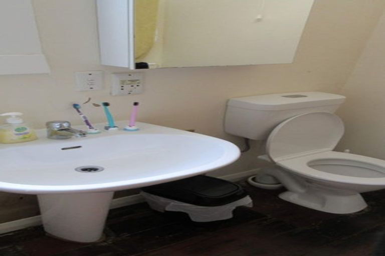 Photo of property in 68 Raroa Road, Kelburn, Wellington, 6012