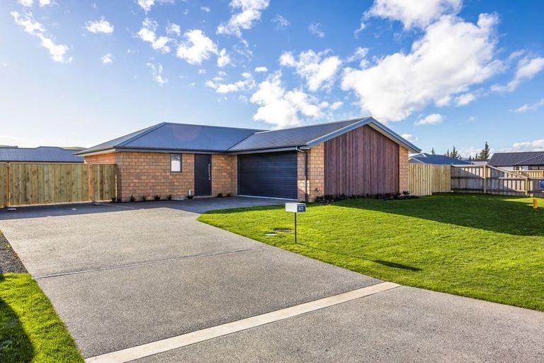 Photo of property in 47 Hilton Drive, Amberley, 7410