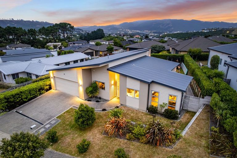 Photo of property in 28 Nelson Avenue, Aotea, Porirua, 5024