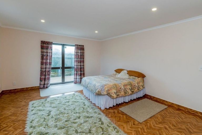 Photo of property in 36 Eruini Street, Waikanae Beach, Waikanae, 5036