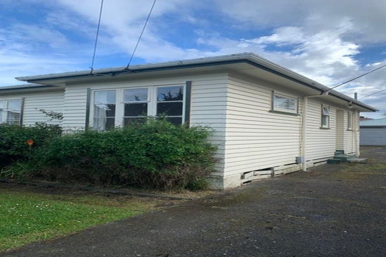 Photo of property in 19 Miles Crescent, Wainuiomata, Lower Hutt, 5014