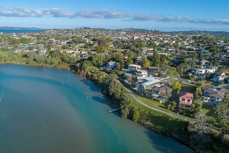 Photo of property in 29 Maori Hut Road, Red Beach, 0932