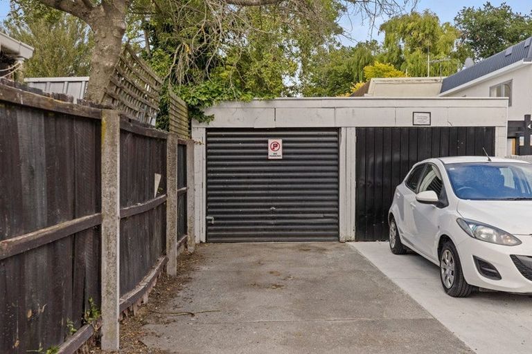 Photo of property in 1/82 Holly Road, St Albans, Christchurch, 8014