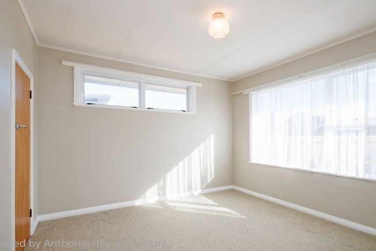 Photo of property in 28 Birmingham Street, Takaro, Palmerston North, 4412