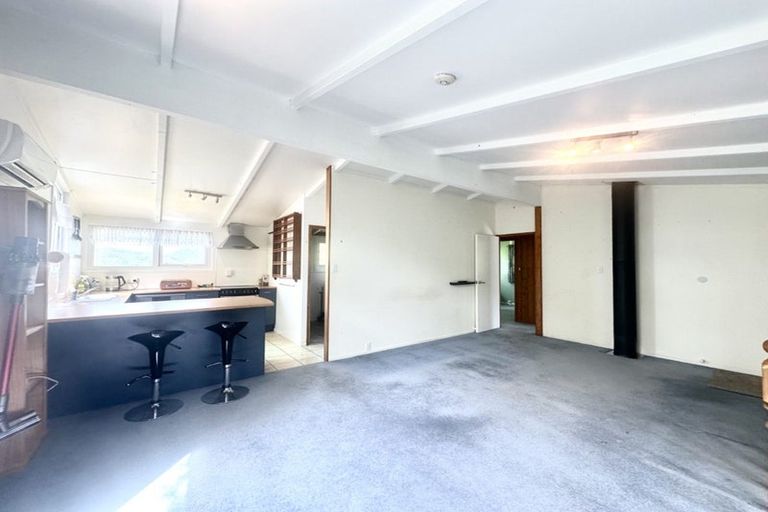 Photo of property in 89 Thurleigh Grove, Karori, Wellington, 6012