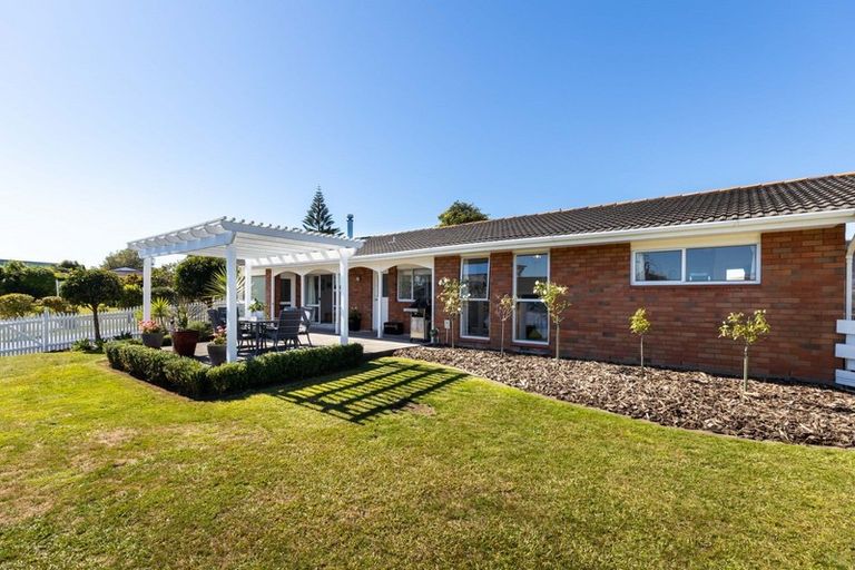 Photo of property in 51 Manu Crescent, Upper Vogeltown, New Plymouth, 4310