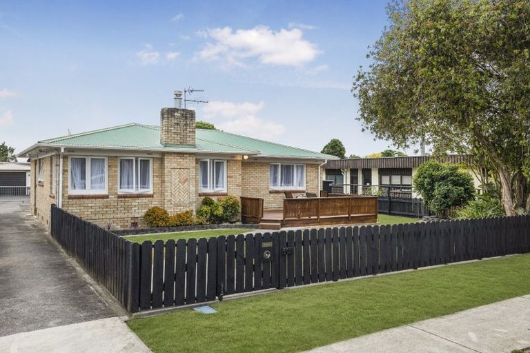 Photo of property in 1/60 Racecourse Road, Waiuku, 2123