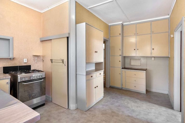 Photo of property in 2 Caius Avenue, Gonville, Whanganui, 4501