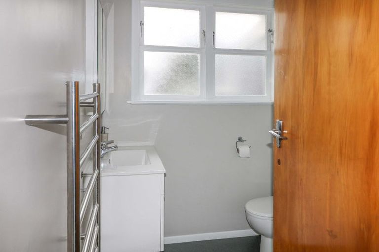 Photo of property in 8a Stamford Grove, Avalon, Lower Hutt, 5011