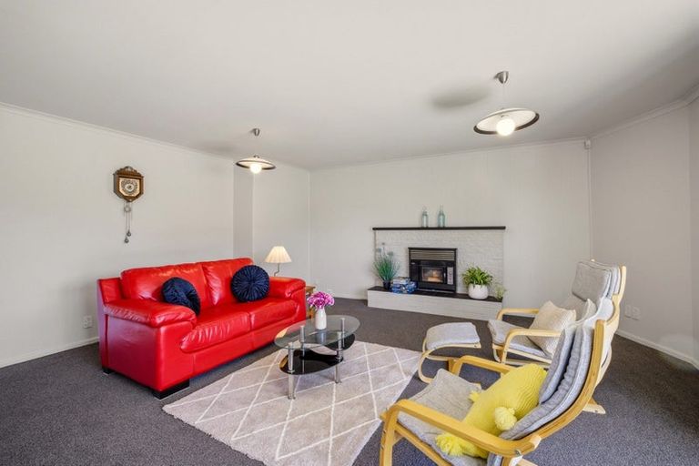 Photo of property in 4 Larkhill Place, Russley, Christchurch, 8042