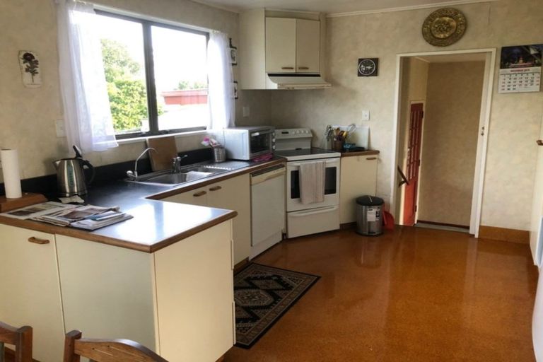 Photo of property in 10 Deakin Place, Clive, 4102