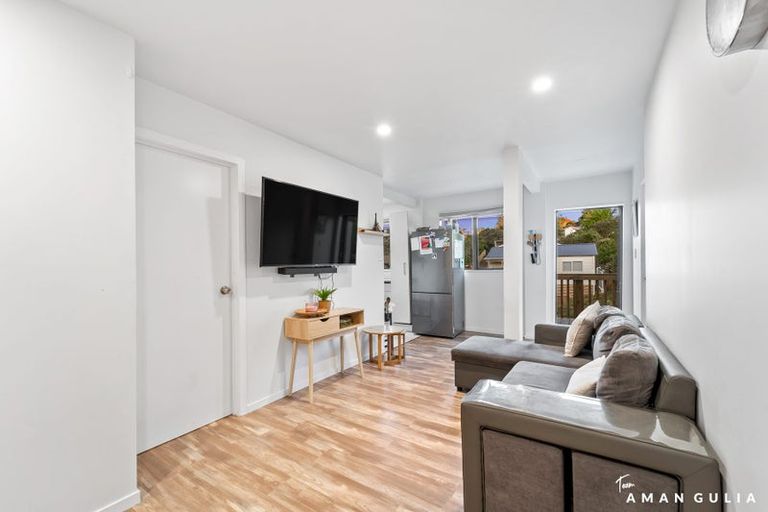 Photo of property in 18 Hydra Place, Glen Eden, Auckland, 0602