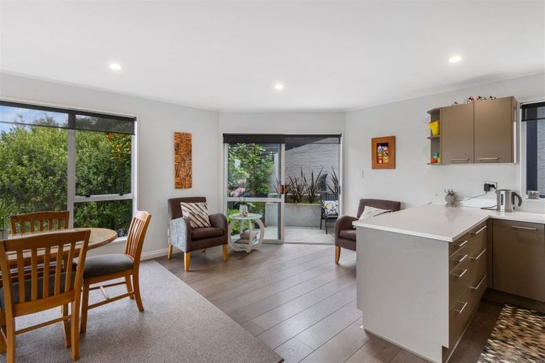 Photo of property in 8a Woodlau Rise, Huntsbury, Christchurch, 8022