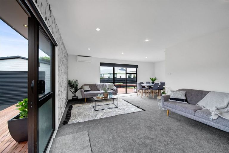 Photo of property in 15 Jade Place, Bell Block, New Plymouth, 4312