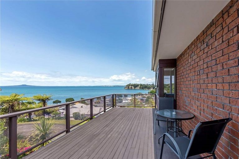 Photo of property in 20 Zita Avenue, Matakatia, Whangaparaoa, 0930