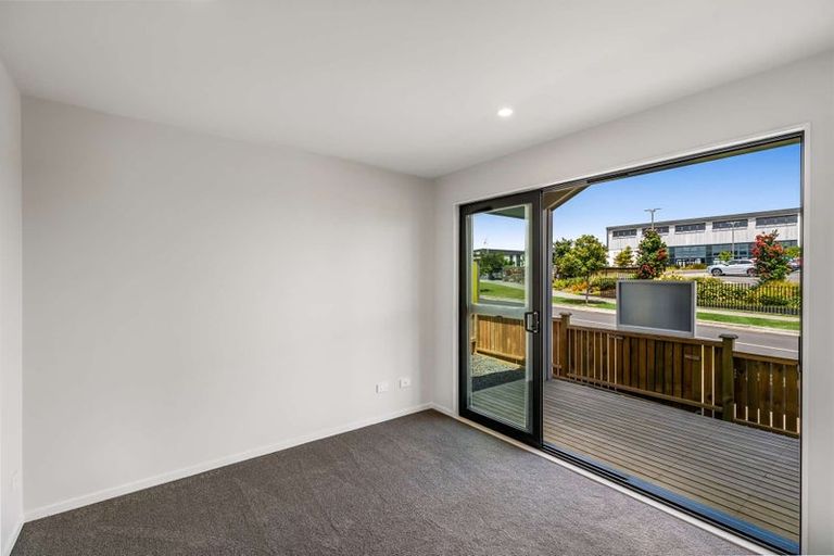 Photo of property in 6 Rorotu Avenue, Karaka, Papakura, 2113