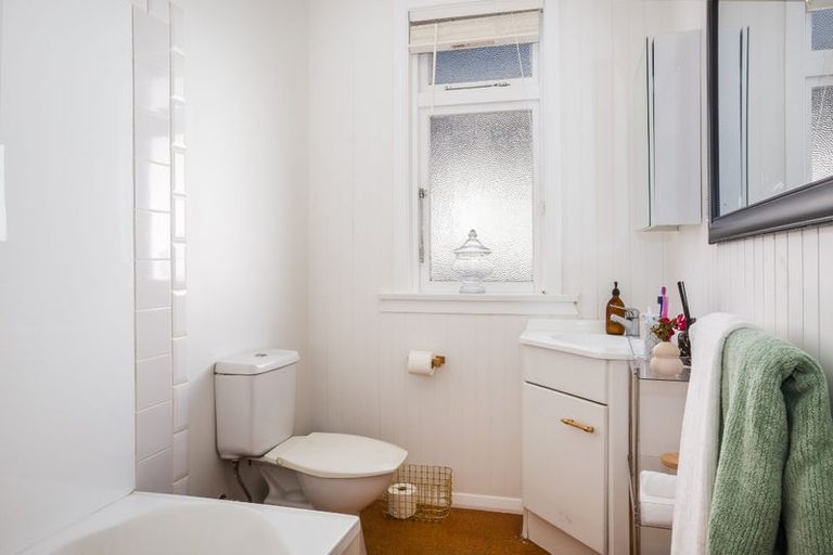 Photo of property in 12 Plunket Avenue, Petone, Lower Hutt, 5012