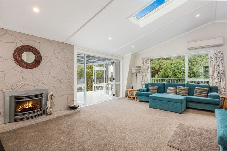 Photo of property in 5 Trevor Terrace, Paremata, Porirua, 5024