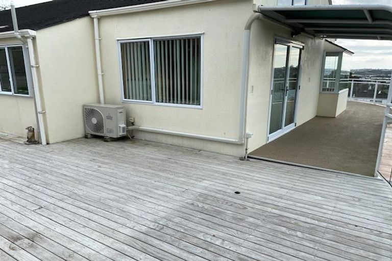 Photo of property in 36 Bronzewing Terrace, Unsworth Heights, Auckland, 0632