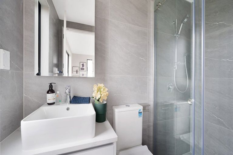 Photo of property in 2/30 Woodford Avenue, Henderson, Auckland, 0610