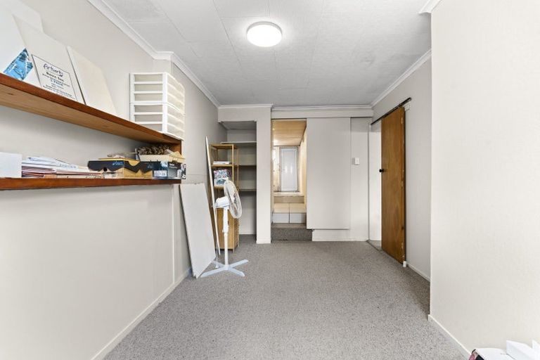 Photo of property in 4b Clerke Place, Marfell, New Plymouth, 4310