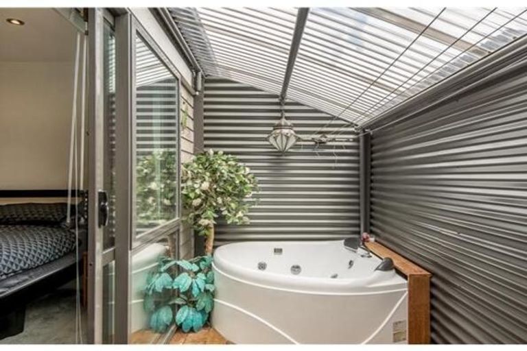 Photo of property in 3/450 Barbadoes Street, Edgeware, Christchurch, 8013