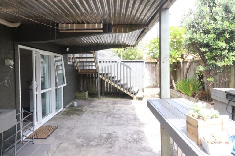 Photo of property in 1/114 Coronation Road, Hillcrest, Auckland, 0627