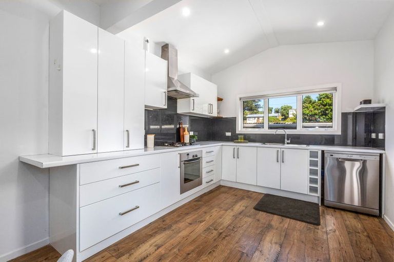 Photo of property in 41 Thornley Street, Titahi Bay, Porirua, 5022