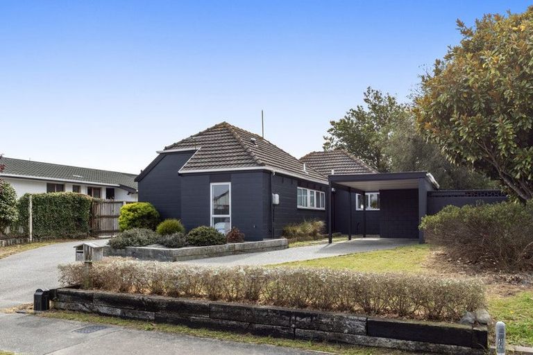 Photo of property in 12 Heathglen Avenue, Parklands, Christchurch, 8083